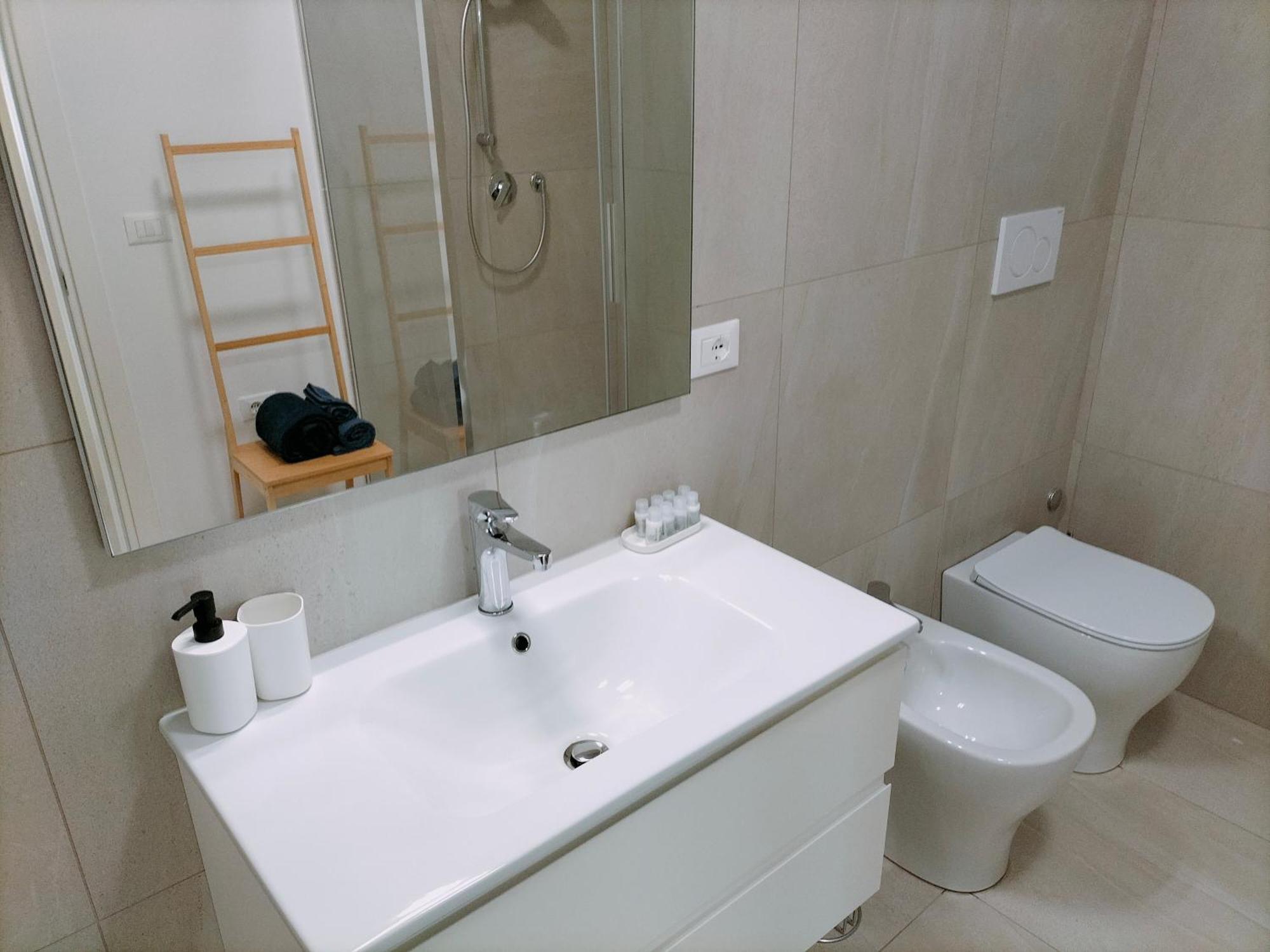 Facentro - Free Wifi & Air Conditioning Faenza Exterior foto